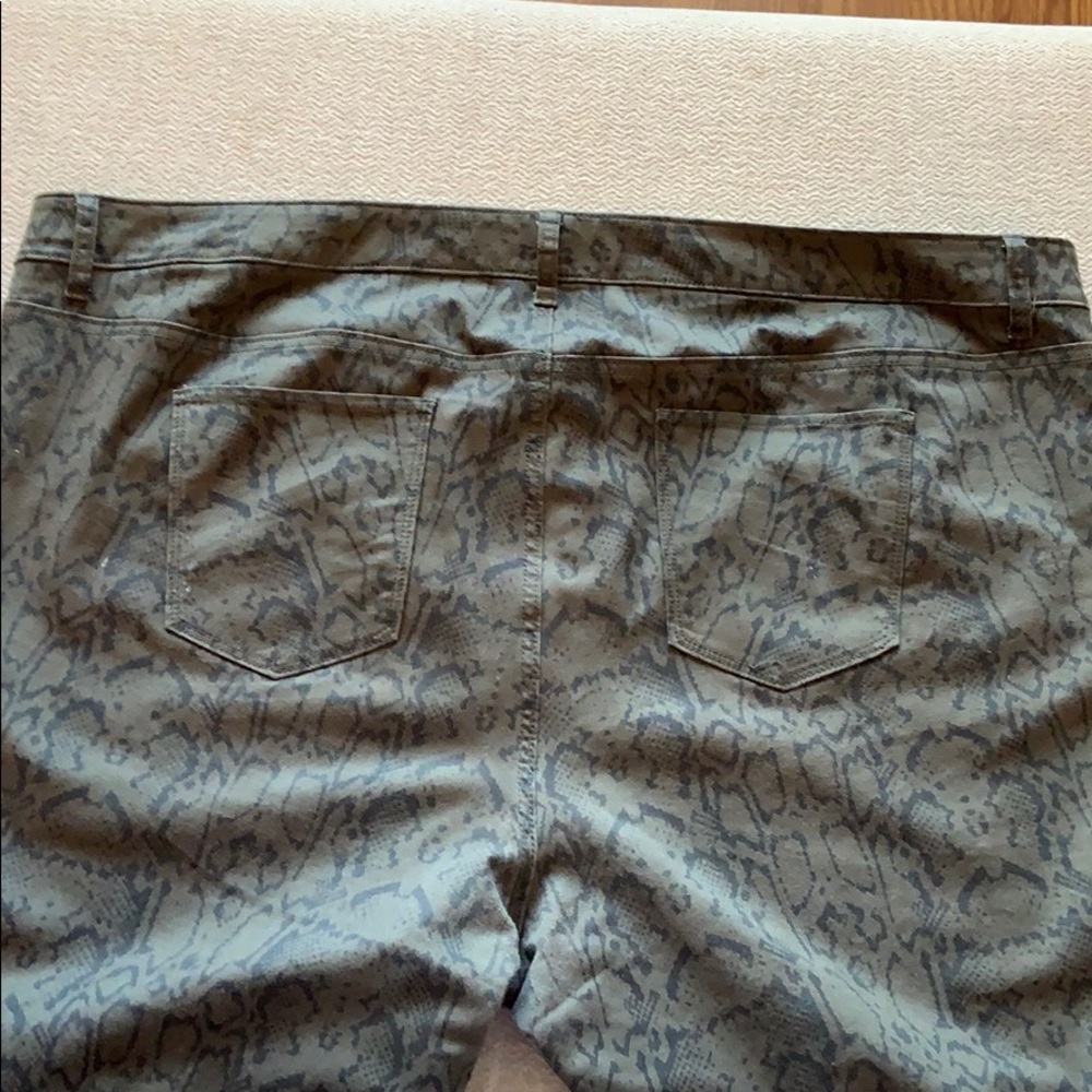 Jeans - Picture 2 of 4